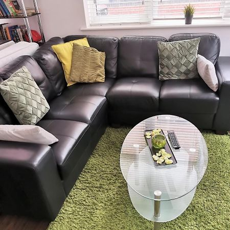J Quarter - Sleeps 5 Long Term & Families Comfortably, 4 Beds, 2 Bathrooms Birmingham Esterno foto