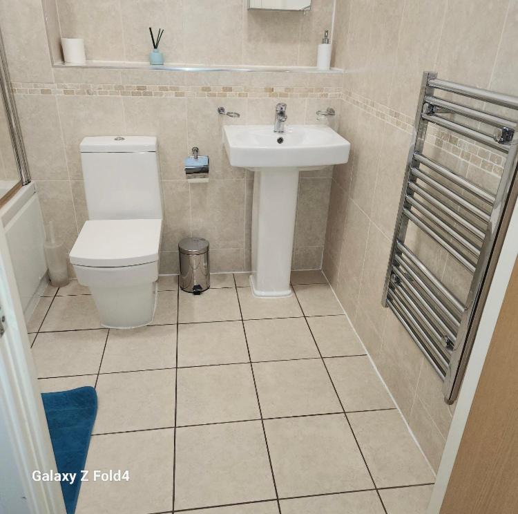 J Quarter - Sleeps 5 Long Term & Families Comfortably, 4 Beds, 2 Bathrooms Birmingham Esterno foto