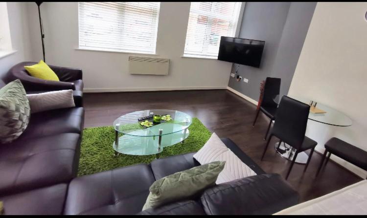 J Quarter - Sleeps 5 Long Term & Families Comfortably, 4 Beds, 2 Bathrooms Birmingham Esterno foto