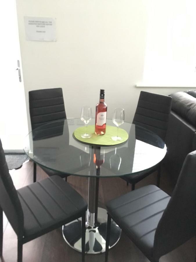 J Quarter - Sleeps 5 Long Term & Families Comfortably, 4 Beds, 2 Bathrooms Birmingham Esterno foto